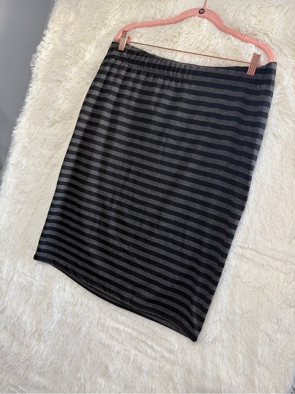 NWT Reitmans Womens Striped Pull On Pencil Skirt 16+ Grey Black Jersey Stretch - Picture 3 of 6